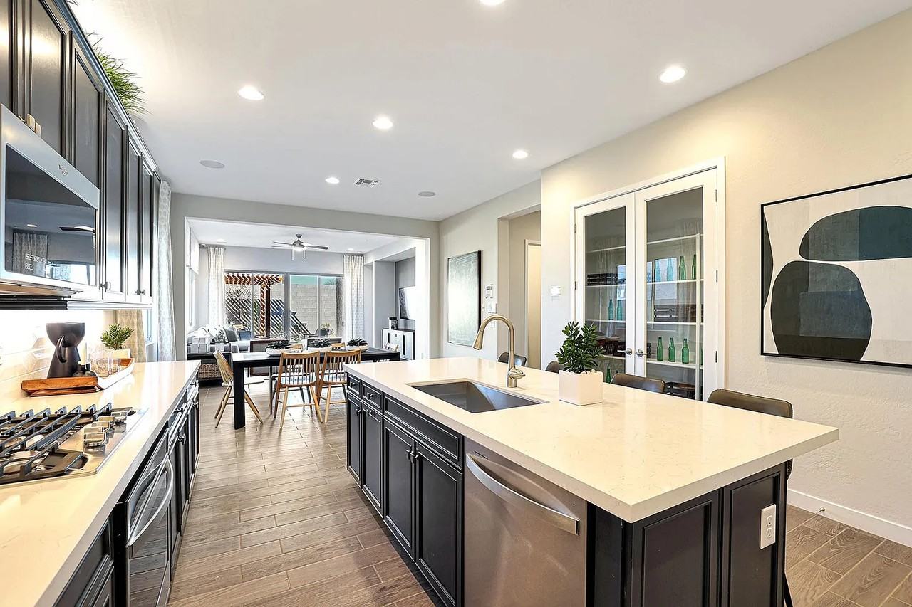 13230 N 174th Ln - Photo 3 of 15