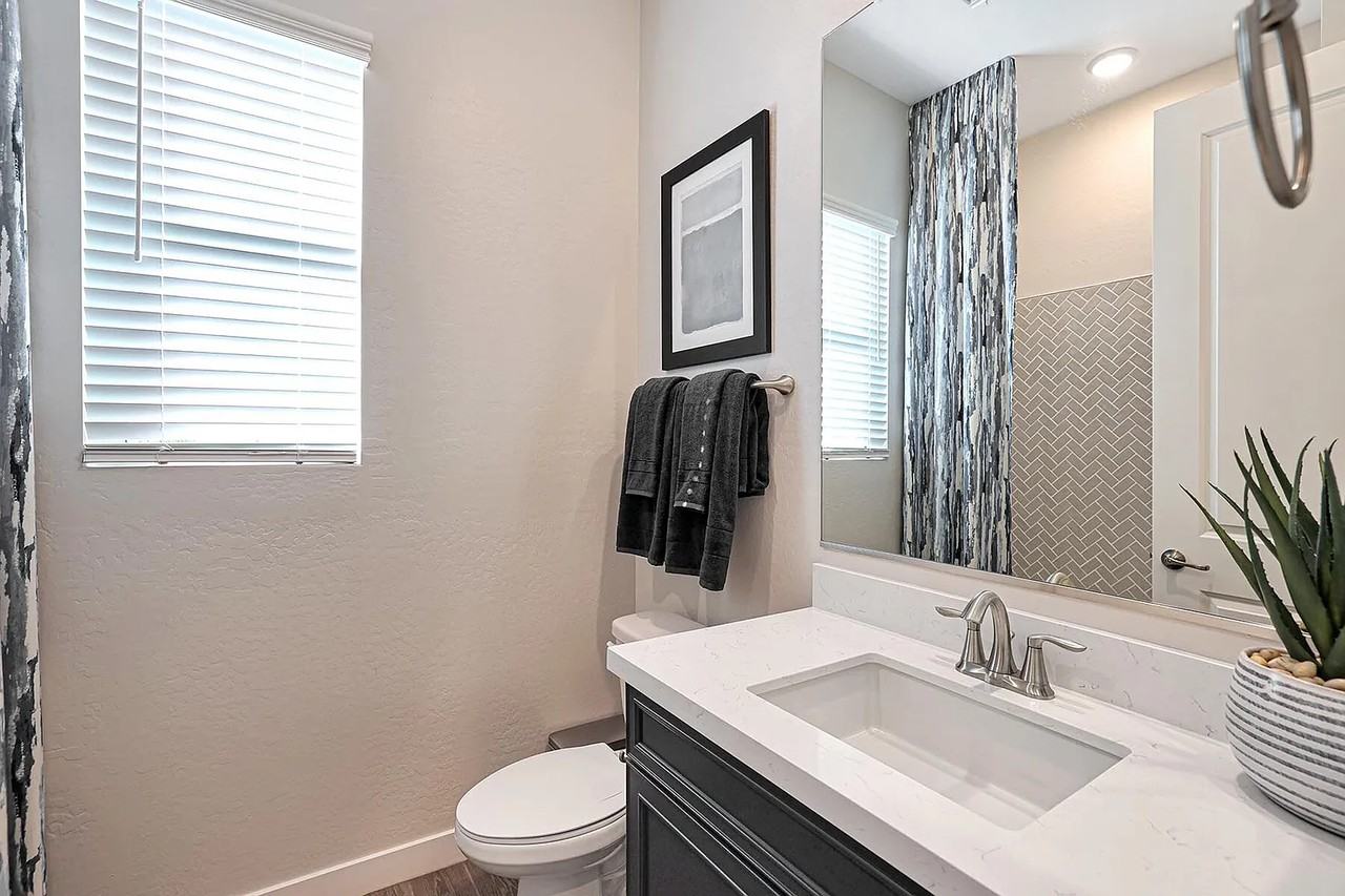 13230 N 174th Ln - Photo 5 of 15