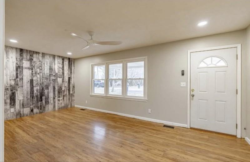 505 W Walnut St - Photo 4 of 10