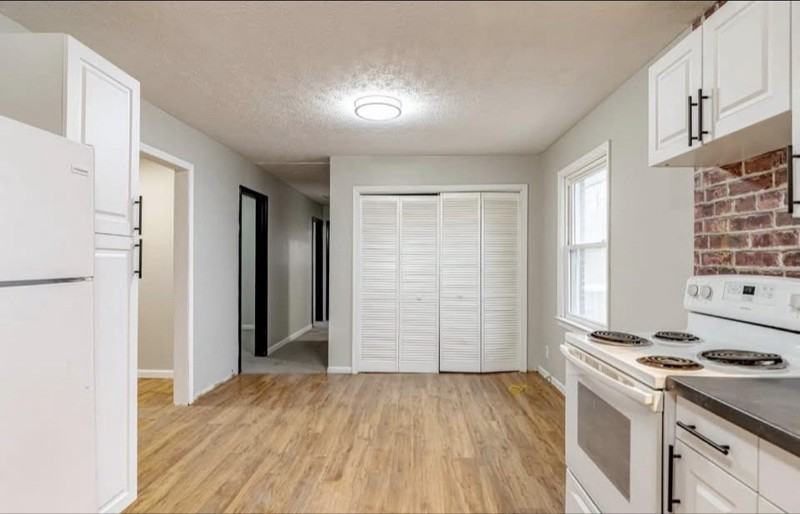 505 W Walnut St - Photo 5 of 10