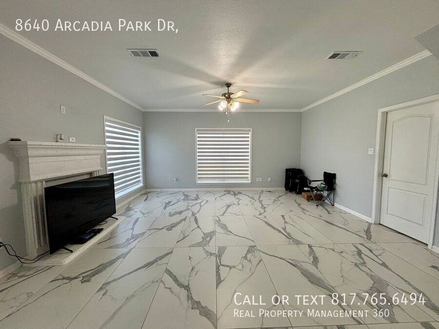 8640 Arcadia Park Dr - Photo 4 of 18