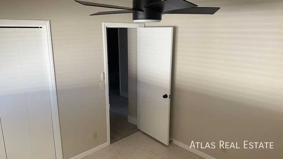 528 W La Jolla Dr - Photo 7 of 11