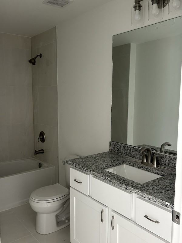 2409/2411 Churchill Ave N #2411 - Photo 7 of 7