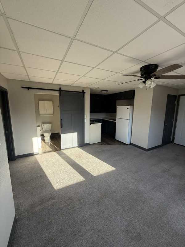 112 W 1st St - Photo 2 of 5