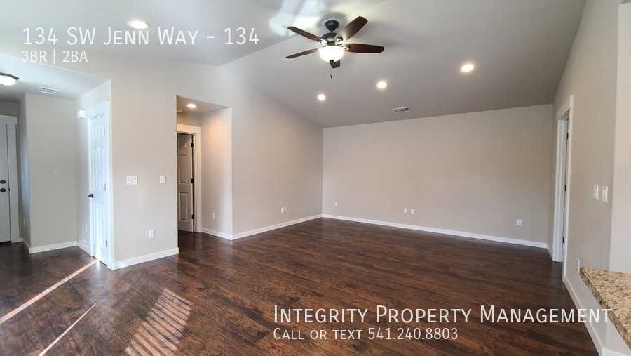 134 Sw Jenn Way #134 - Photo 4 of 21