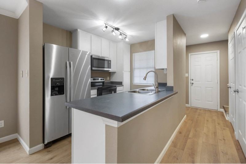 1500 Cornerstone Ct #B - Photo 6 of 8