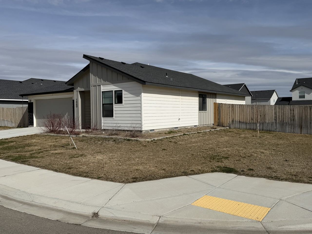 1840 Sw Sparrow Pl - Photo 2 of 26