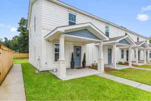 featured image of 1004 Middle Ln #1004