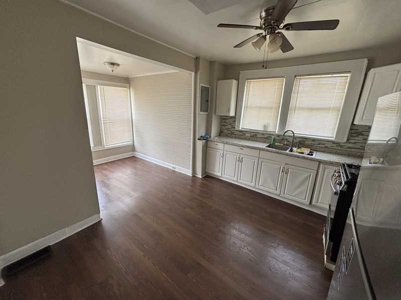 1566 Lafayette Blvd Nw - Photo 5 of 14