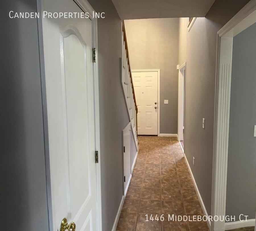 1446 Middleborough Ct - Photo 4 of 15