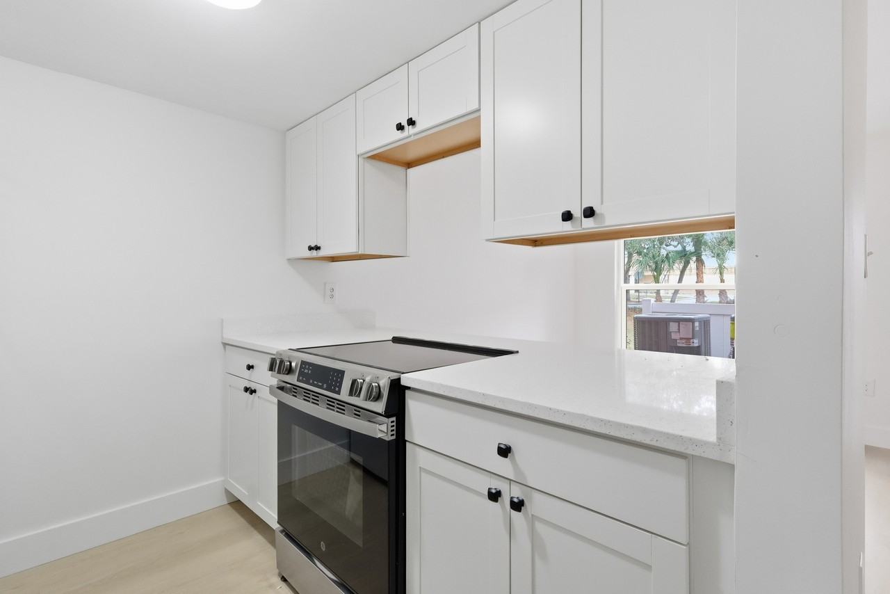 1024 82nd Ter N #A - Photo 3 of 19