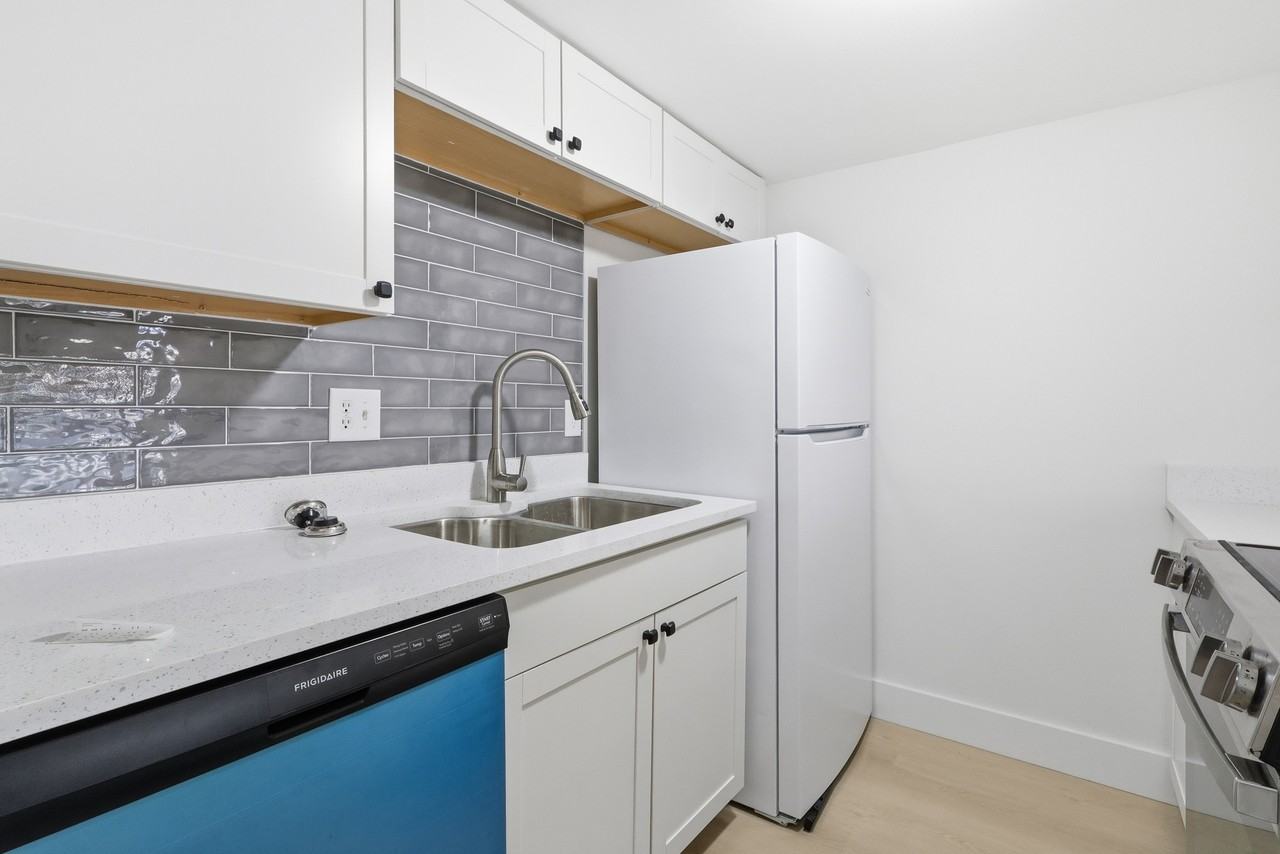 1024 82nd Ter N #A - Photo 4 of 19