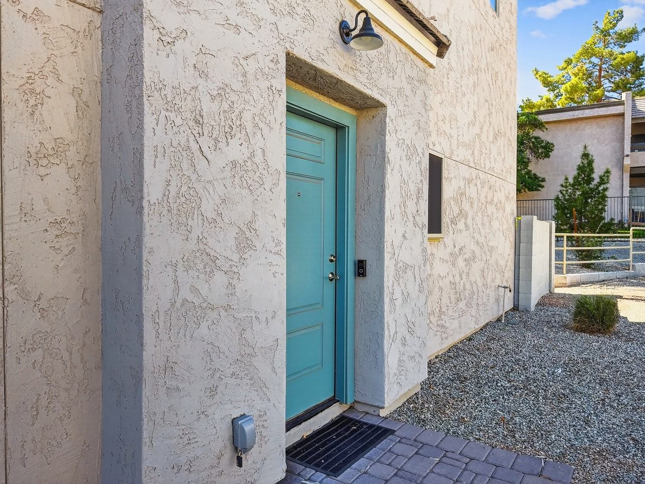 8460 N 22nd Dr - Photo 2 of 13