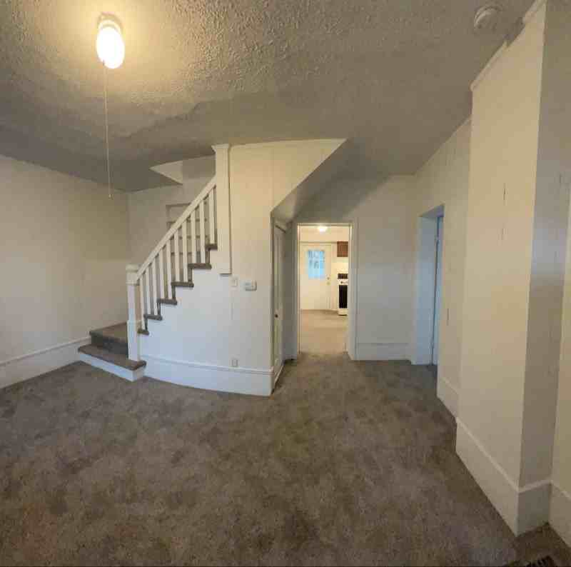 281 S Adams St - Photo 4 of 18