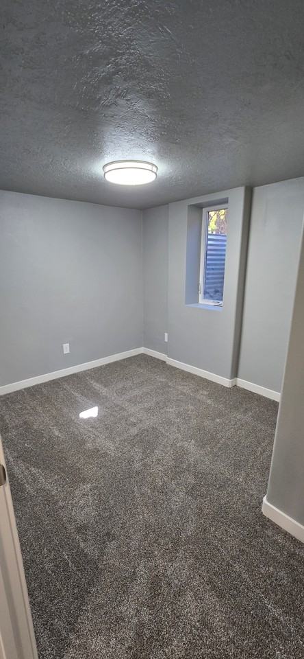 351 Washington Ave - Photo 4 of 10