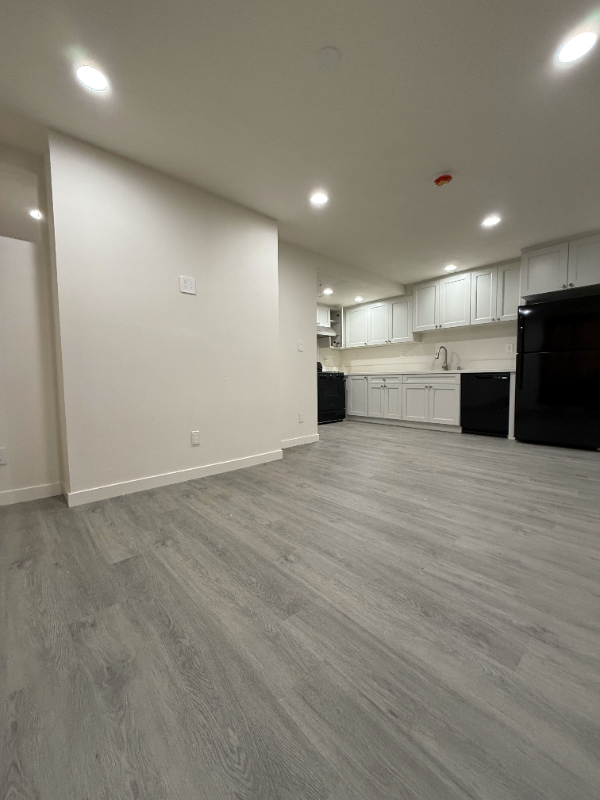 1518 N Broadway #1 - Photo 2 of 8