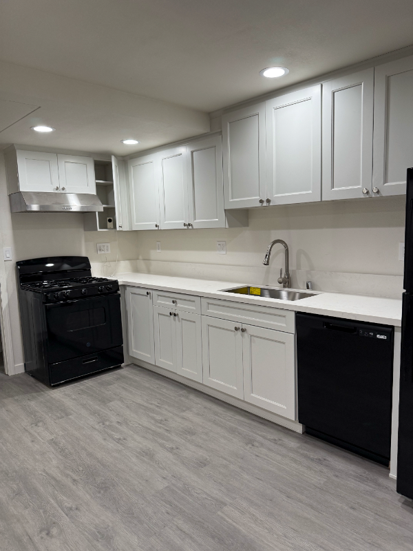 1518 N Broadway #1 - Photo 3 of 8