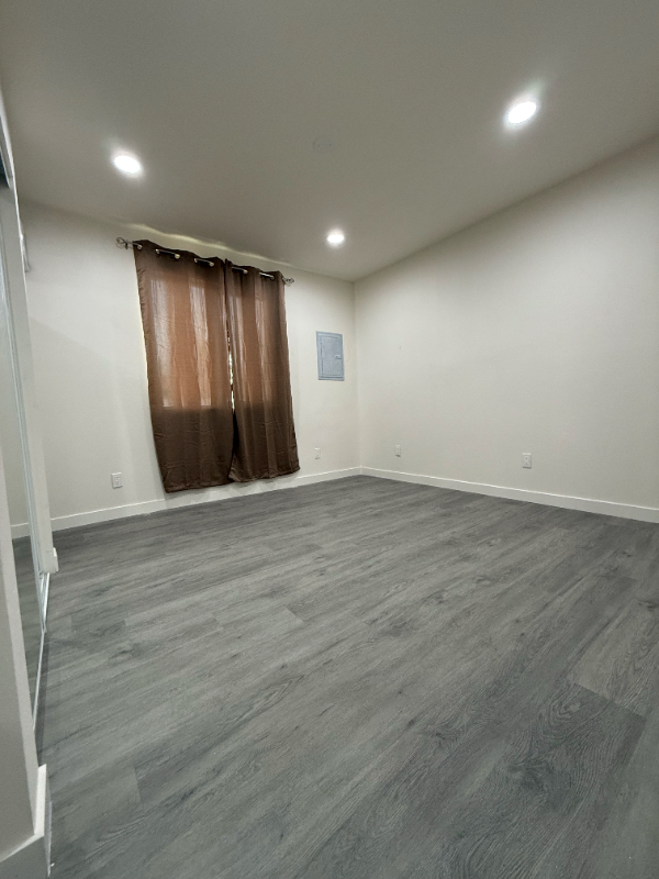 1518 N Broadway #1 - Photo 4 of 8