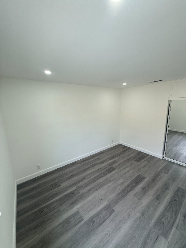 9136 Clancey Ave - Photo 4 of 20