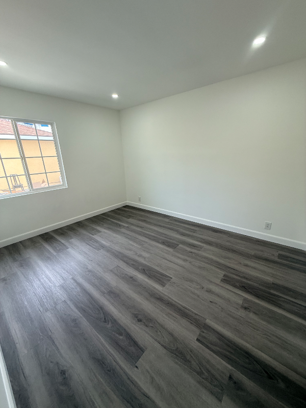 9136 Clancey Ave - Photo 5 of 20