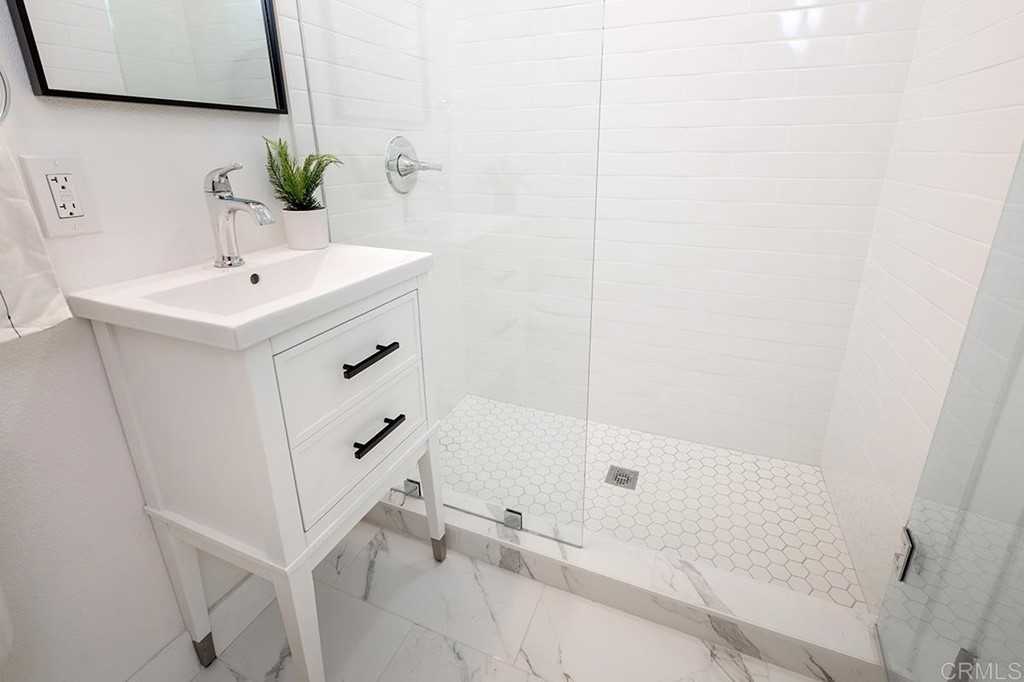 8715 Potrero St - Photo 5 of 19