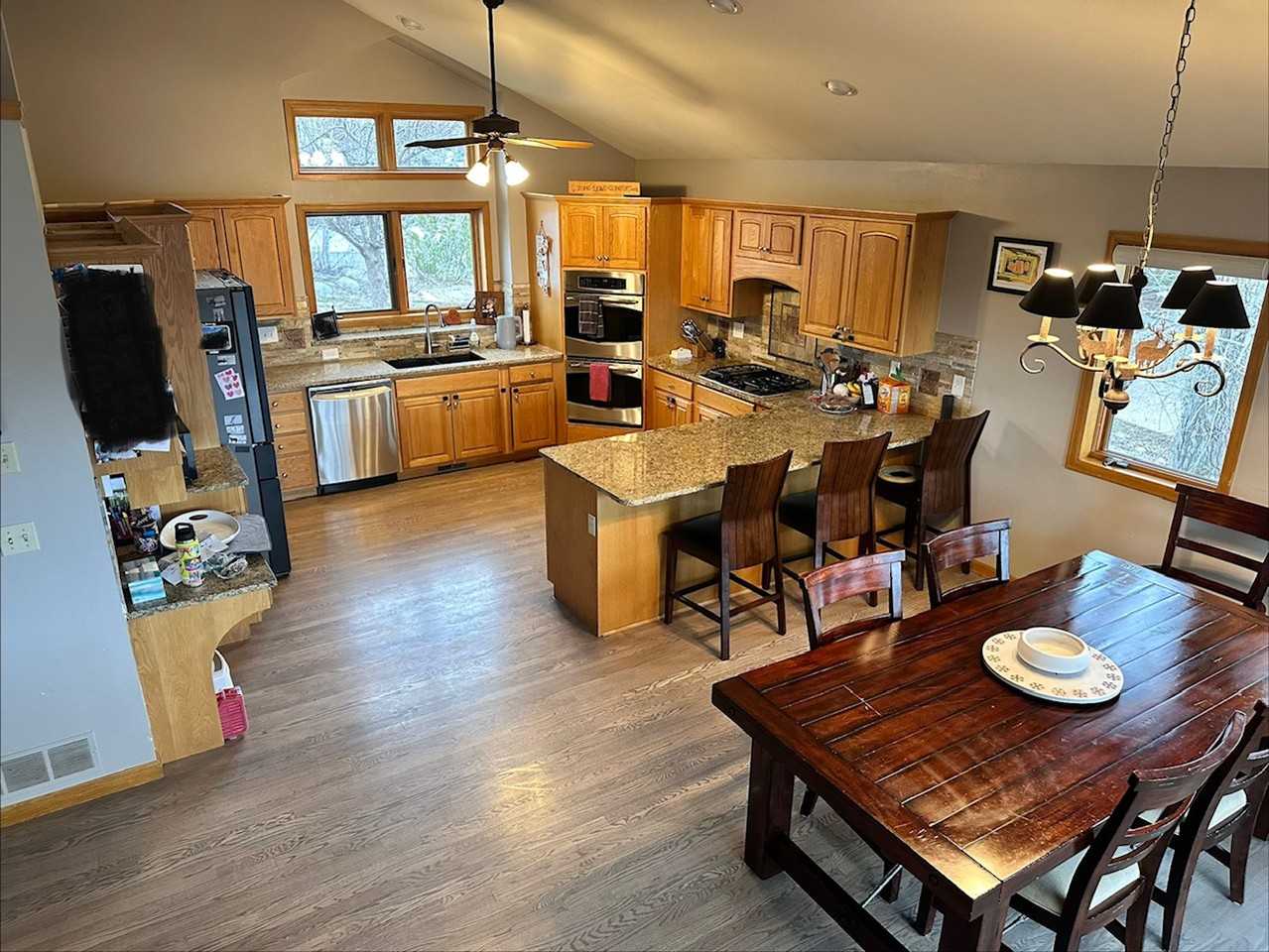 318 Blackberry Ln - Photo 3 of 20