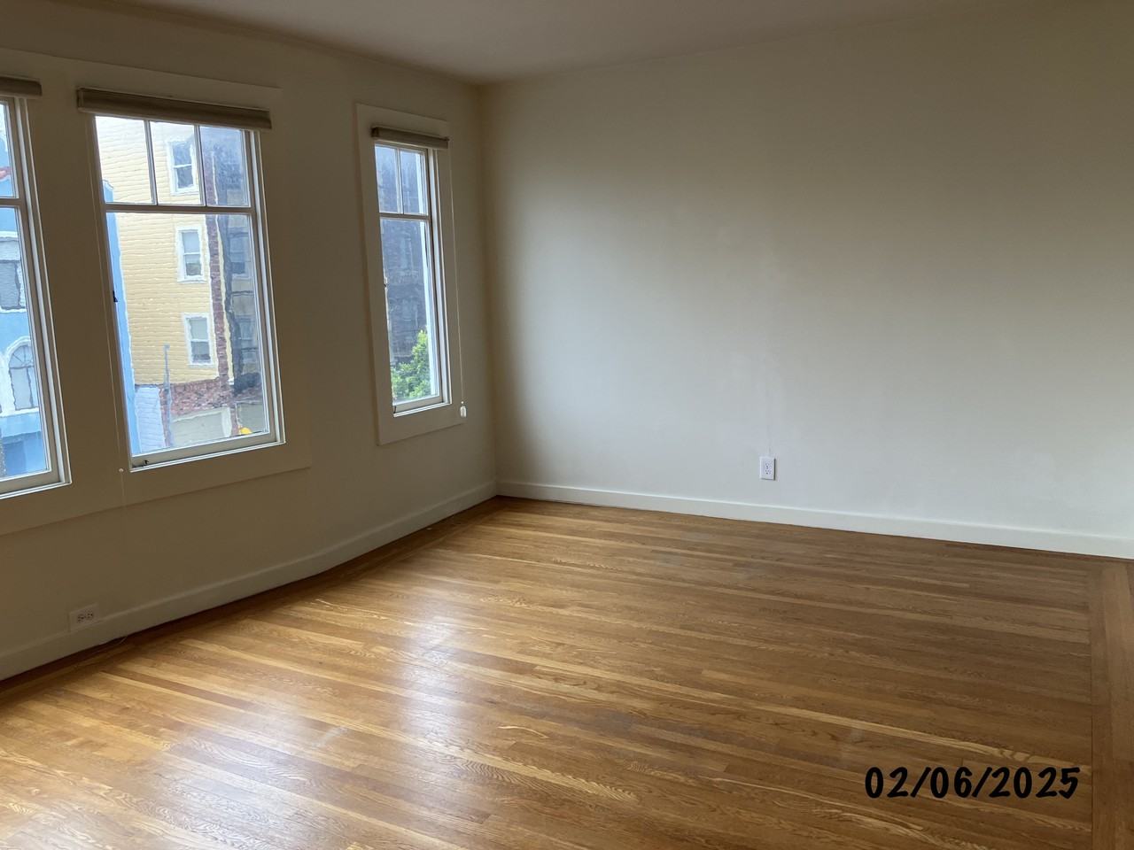 1435 Francisco St - Photo 2 of 8