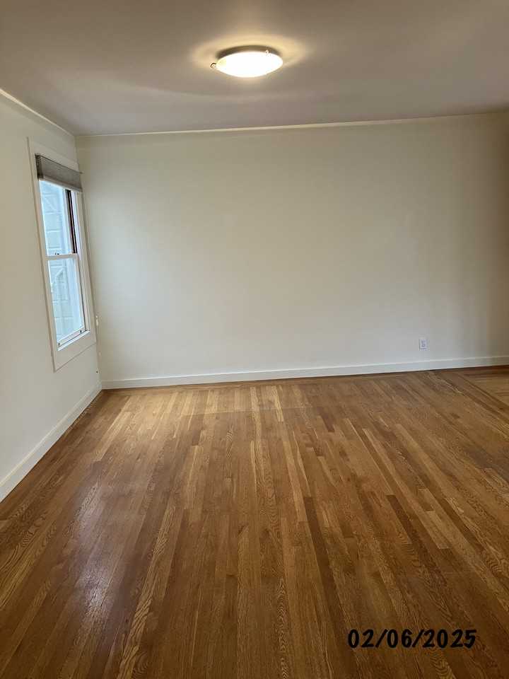 1435 Francisco St - Photo 3 of 8