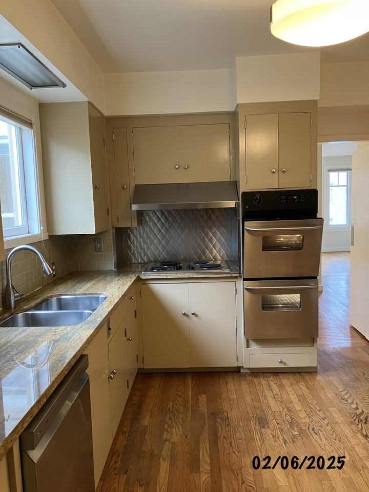 1435 Francisco St - Photo 6 of 8