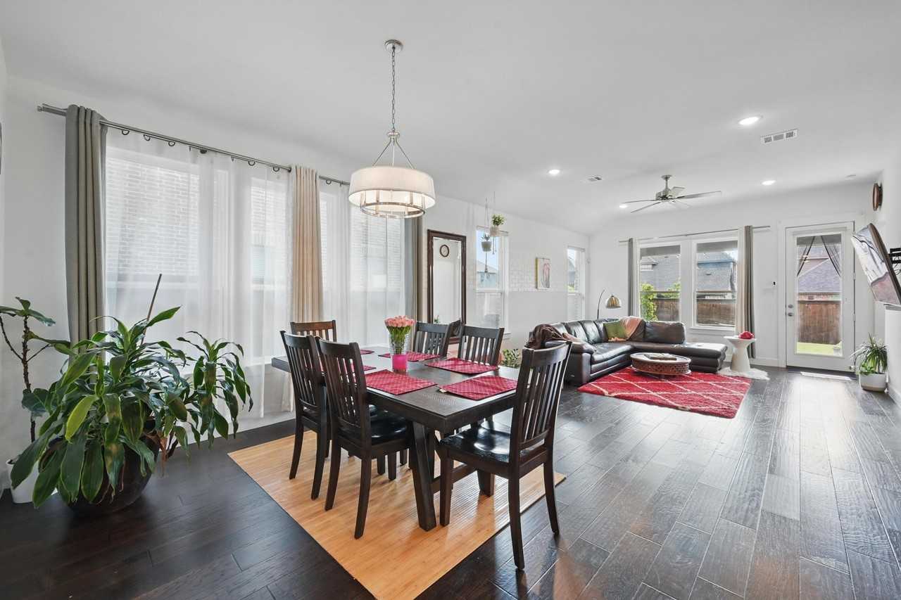 5821 Liberty Hill Dr - Photo 6 of 16