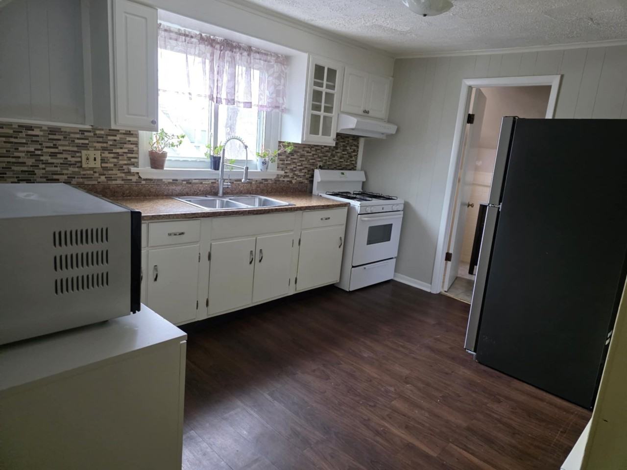 21 Watts St #3rdFL - Photo 3 of 14