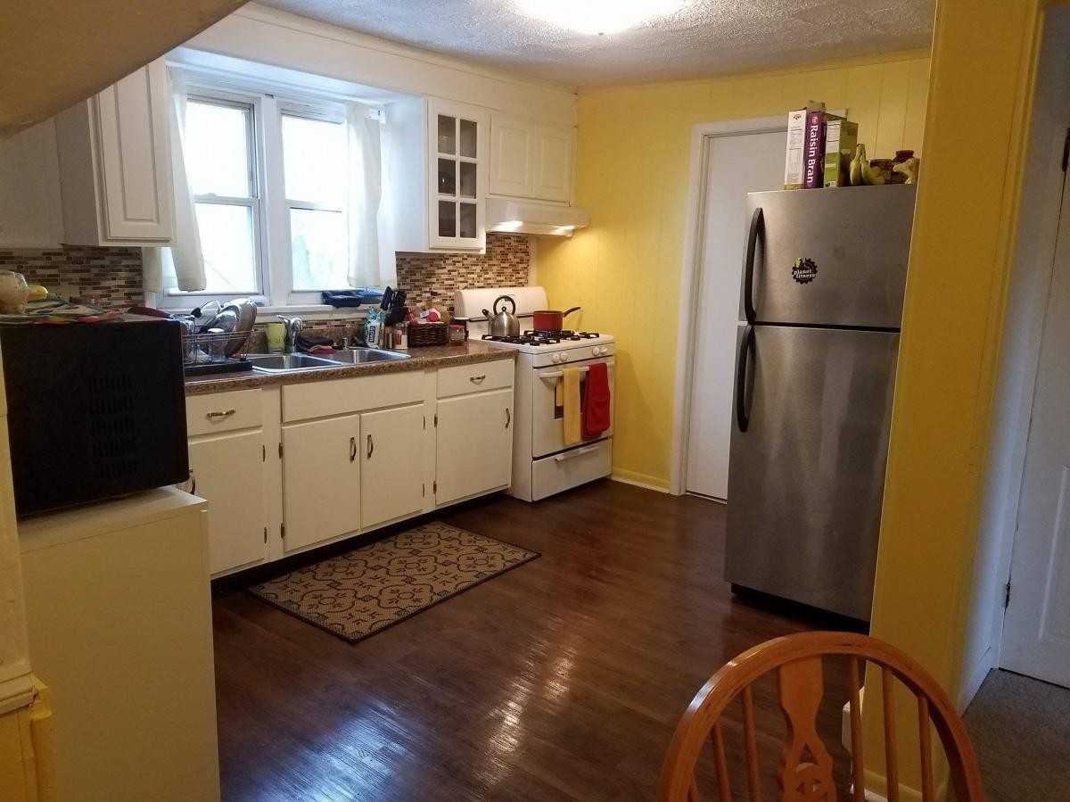 21 Watts St #3rdFL - Photo 4 of 14