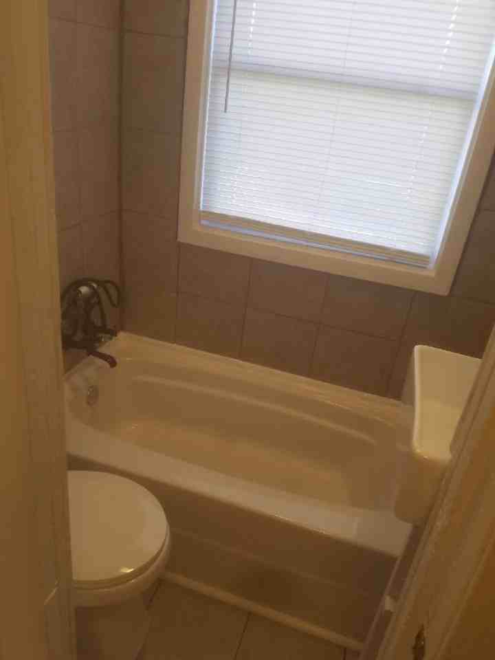 808 Carter St - Photo 2 of 8