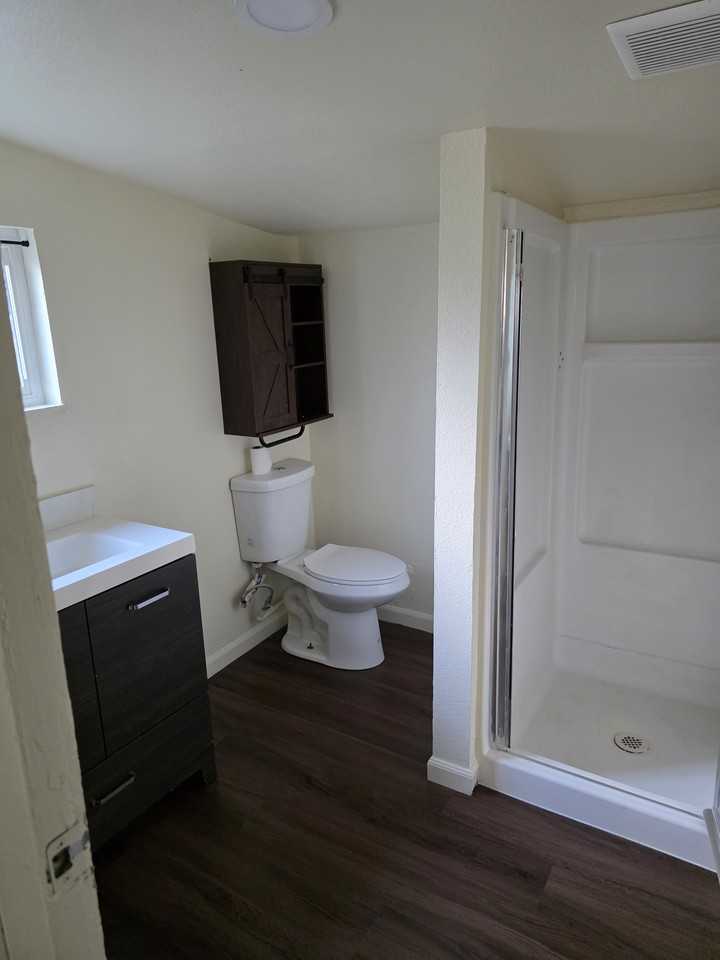 1203 Floyd Ave #B - Photo 4 of 8