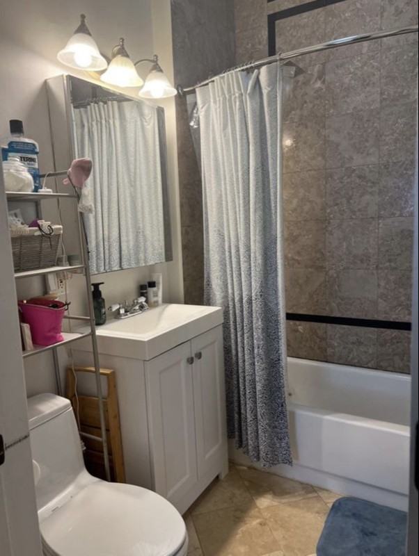 530 N Oakley Blvd #2 - Photo 3 of 13