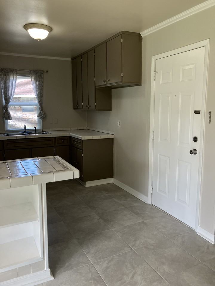 7517 Madison Dr - Photo 7 of 18