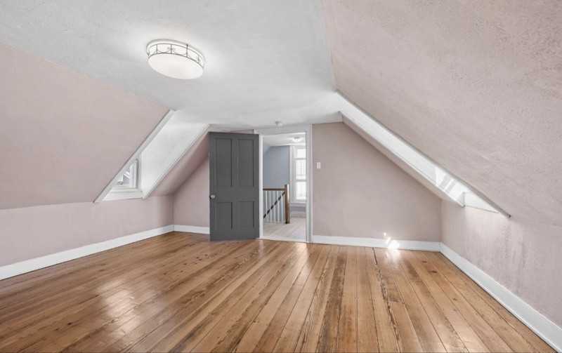 1206 10th St - Photo 2 of 15