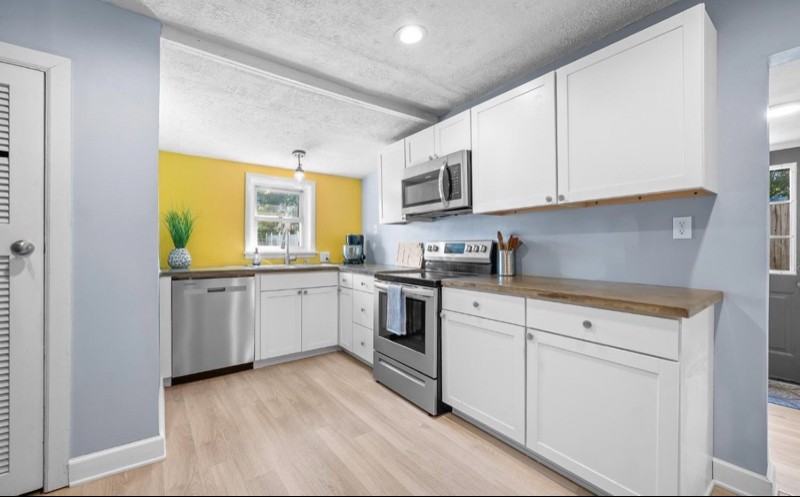 1206 10th St - Photo 7 of 15