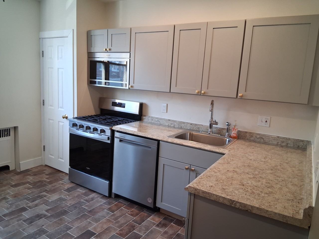 6643 Sprague St - Photo 6 of 20