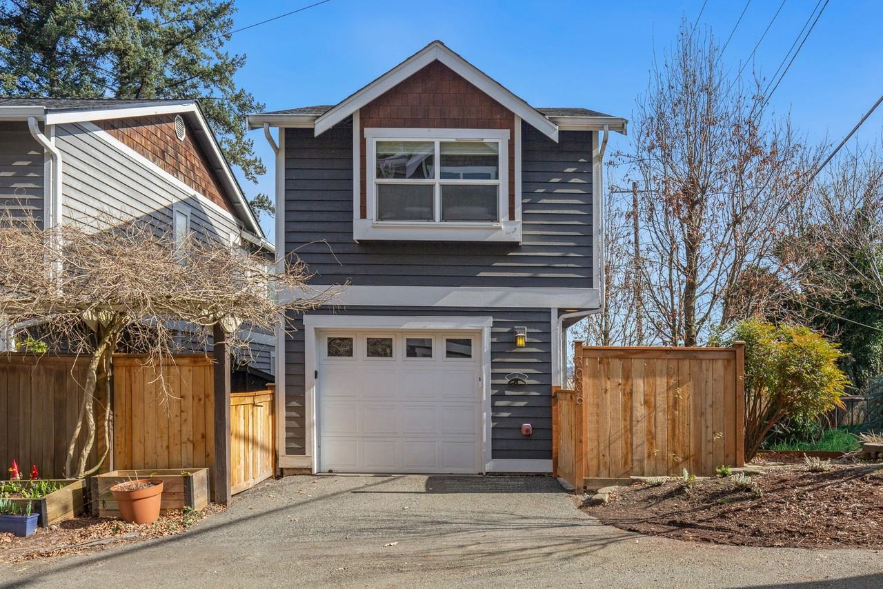 3006 Sw Hinds St - Photo 2 of 20