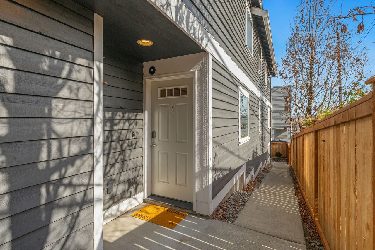 3006 Sw Hinds St - Photo 3 of 20