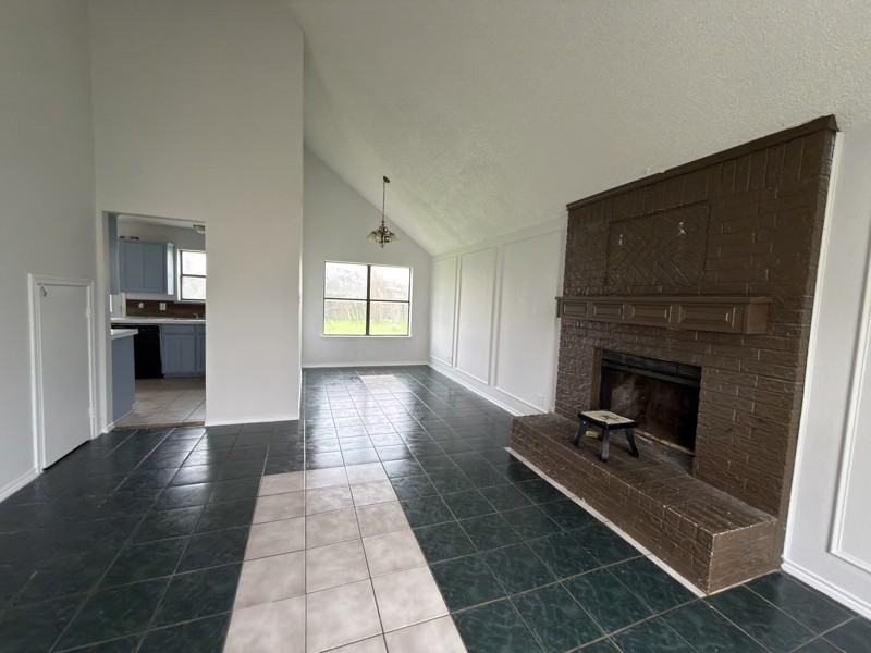 1207 Charles Dr - Photo 3 of 19