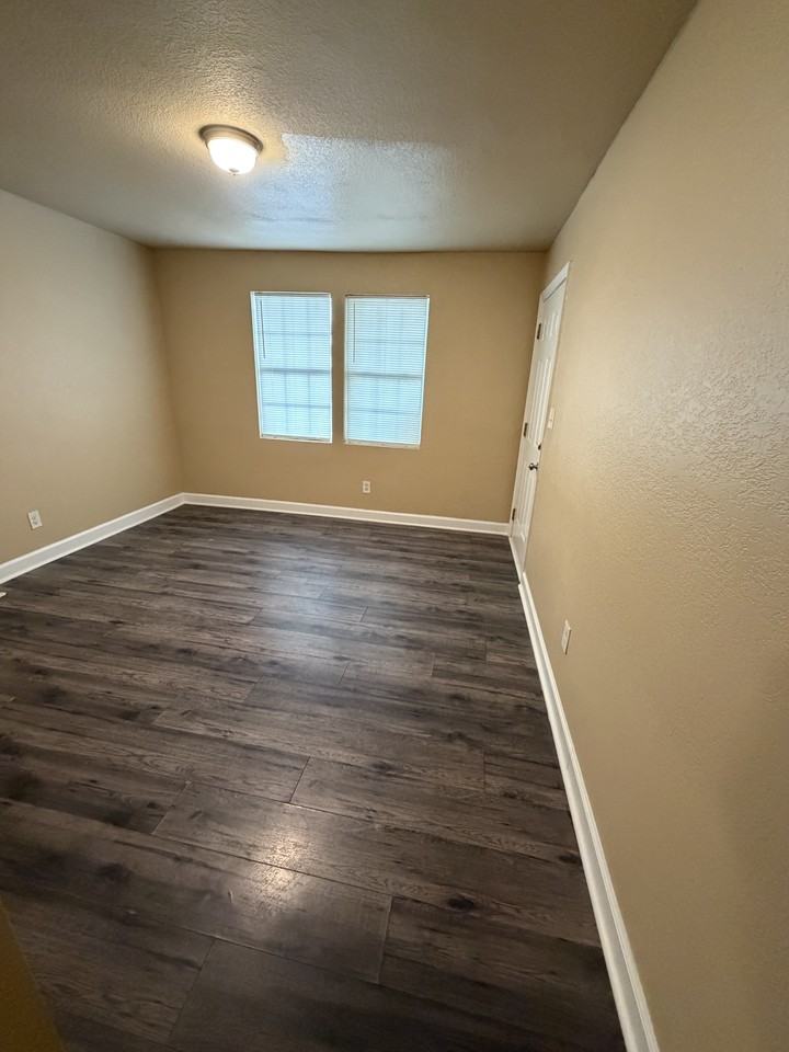 772 Fremont St - Photo 2 of 6