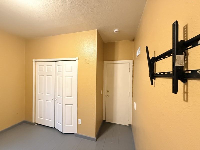 3108 Oakland Ave - Photo 2 of 11