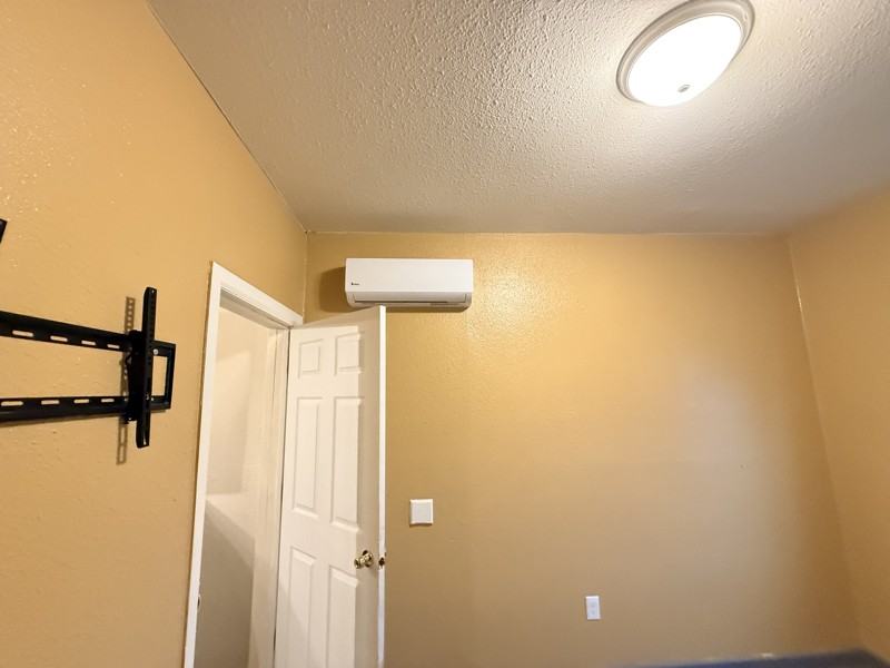 3108 Oakland Ave - Photo 3 of 11