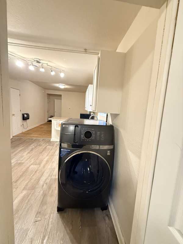 3108 Oakland Ave - Photo 4 of 11