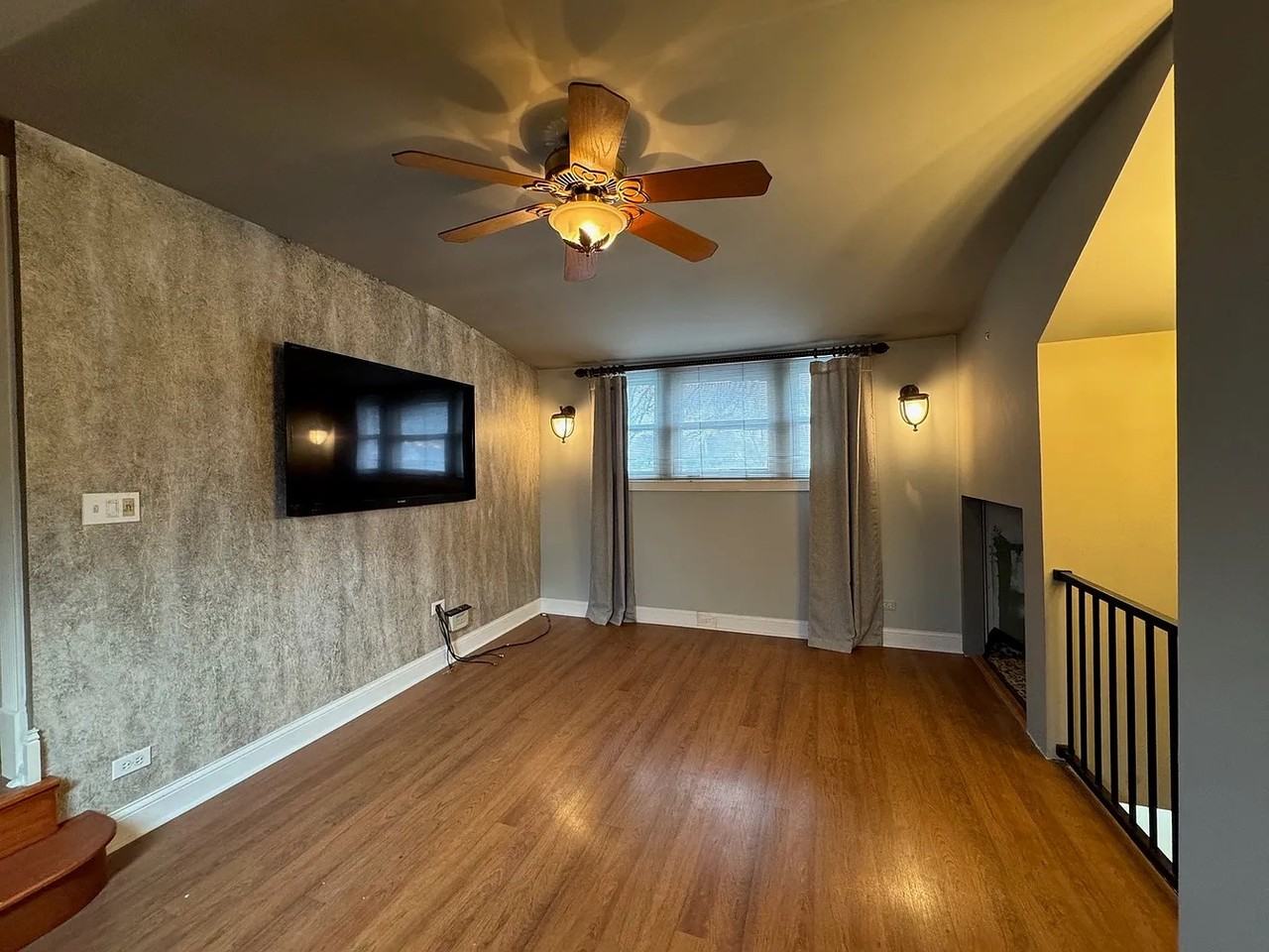 134 Princeton St - Photo 4 of 10