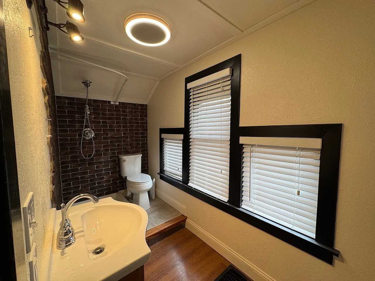 134 Princeton St - Photo 7 of 10