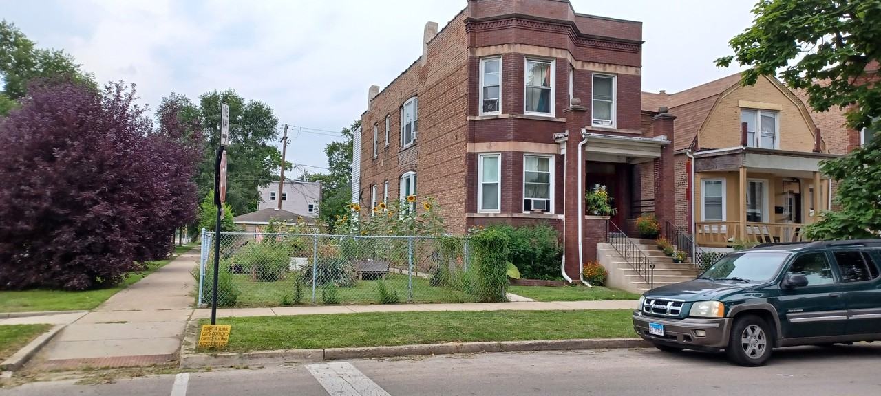 6458 S Paulina St #2 - Photo 2 of 20