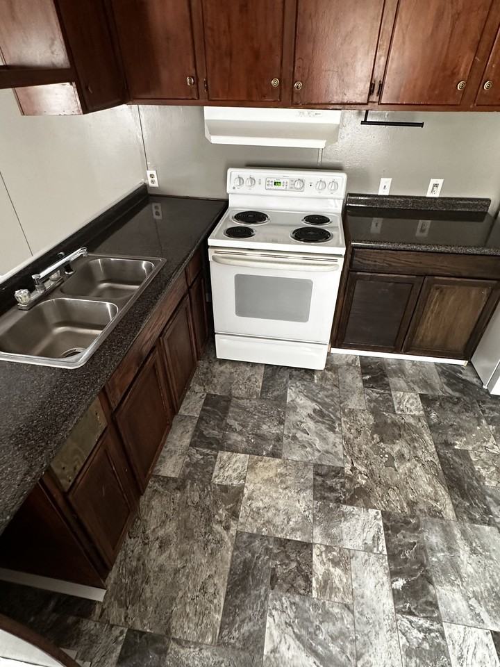 32A Somerset Dr - Photo 5 of 20